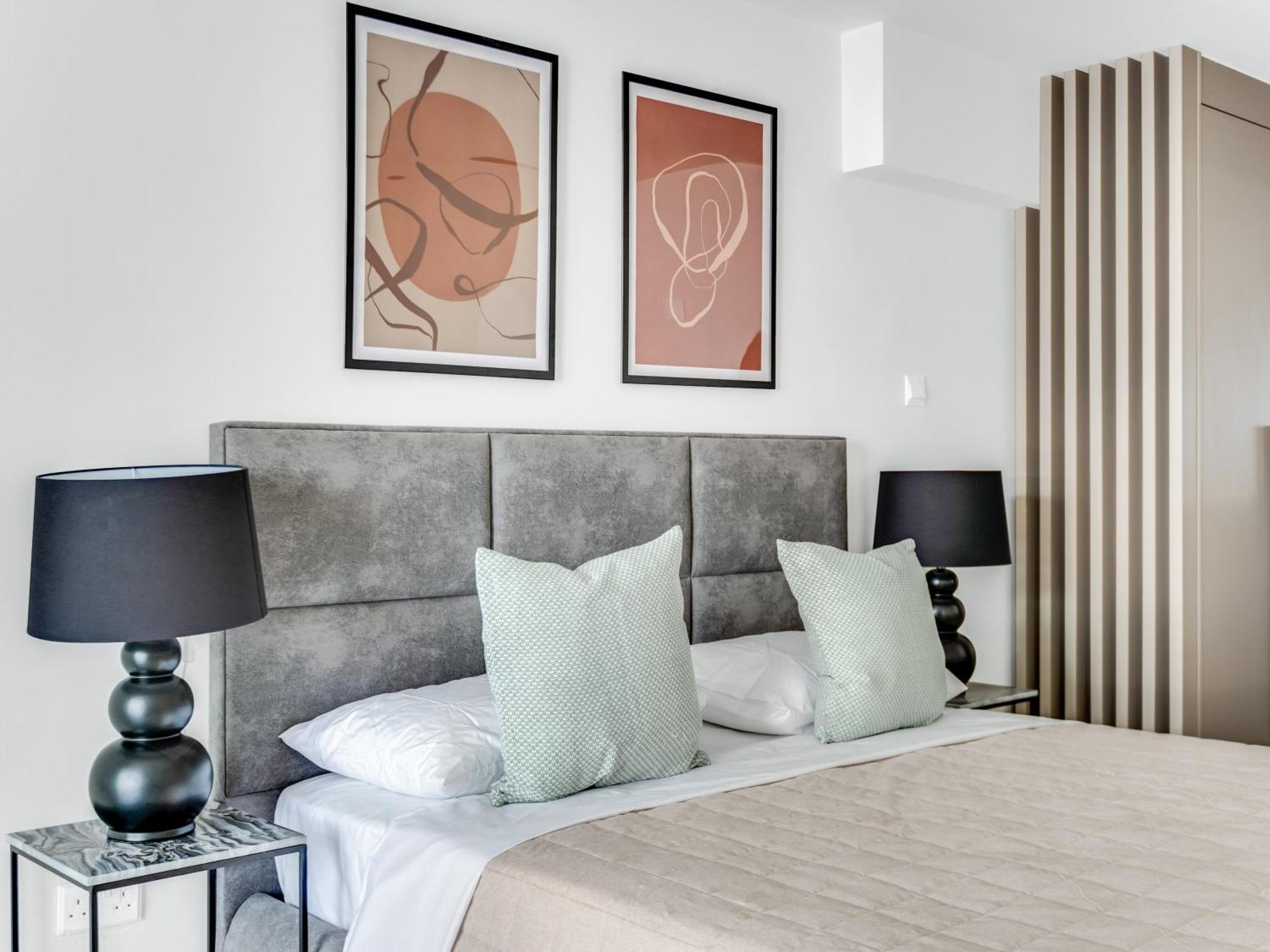 Sanders Crystal Larnaca Luaran gambar