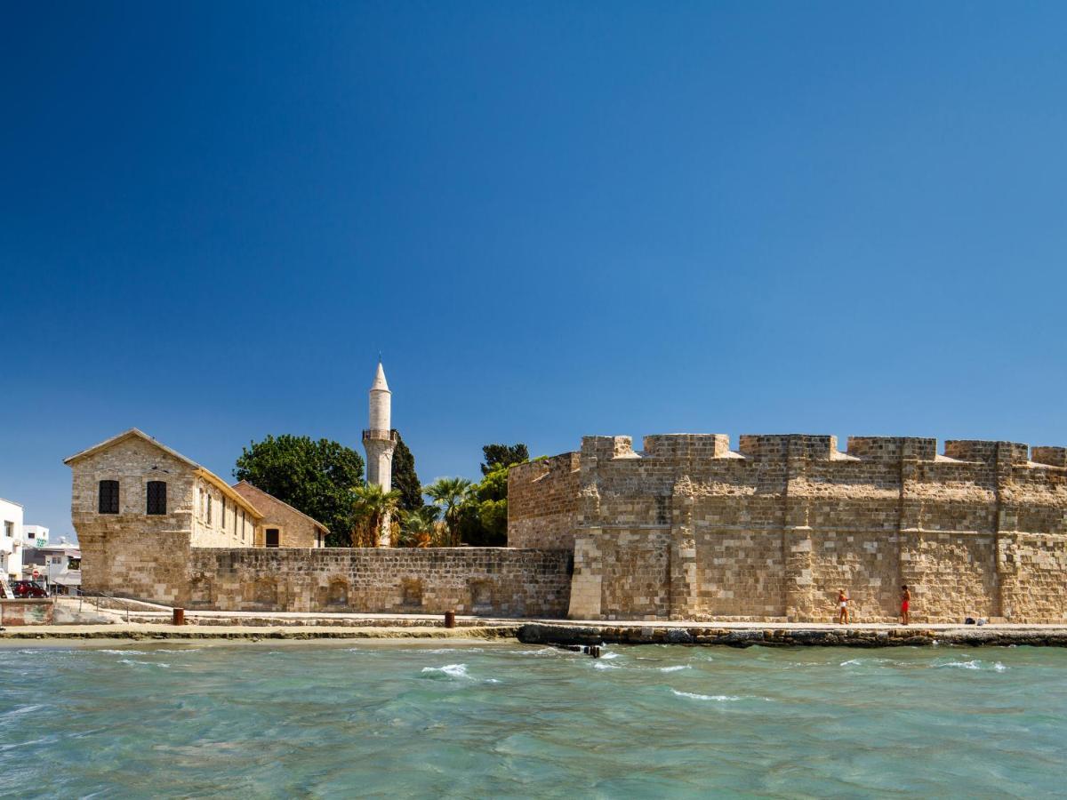 Sanders Crystal Larnaca Luaran gambar