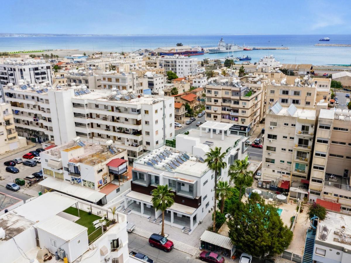 Sanders Crystal Larnaca Luaran gambar