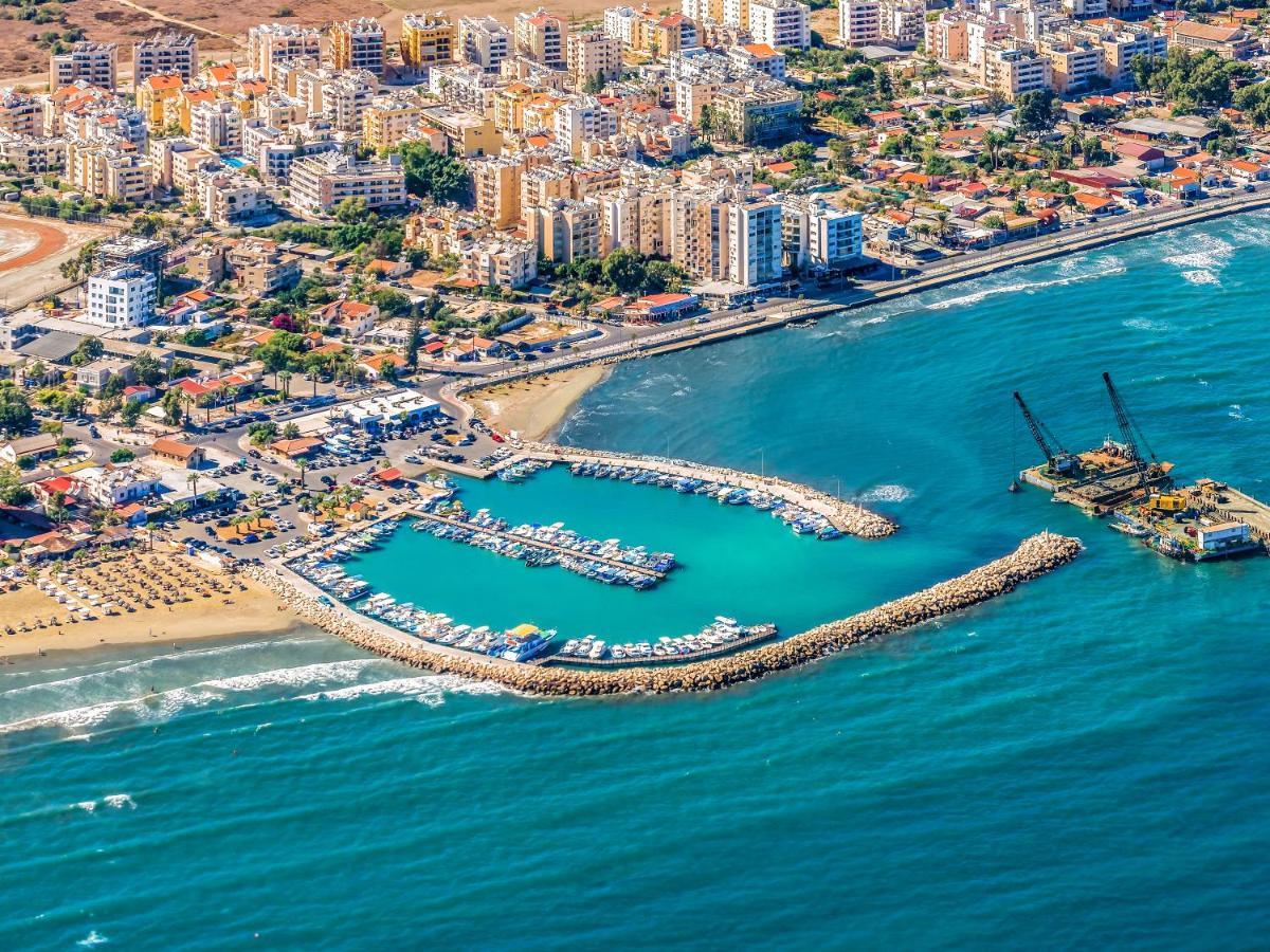 Sanders Crystal Larnaca Luaran gambar