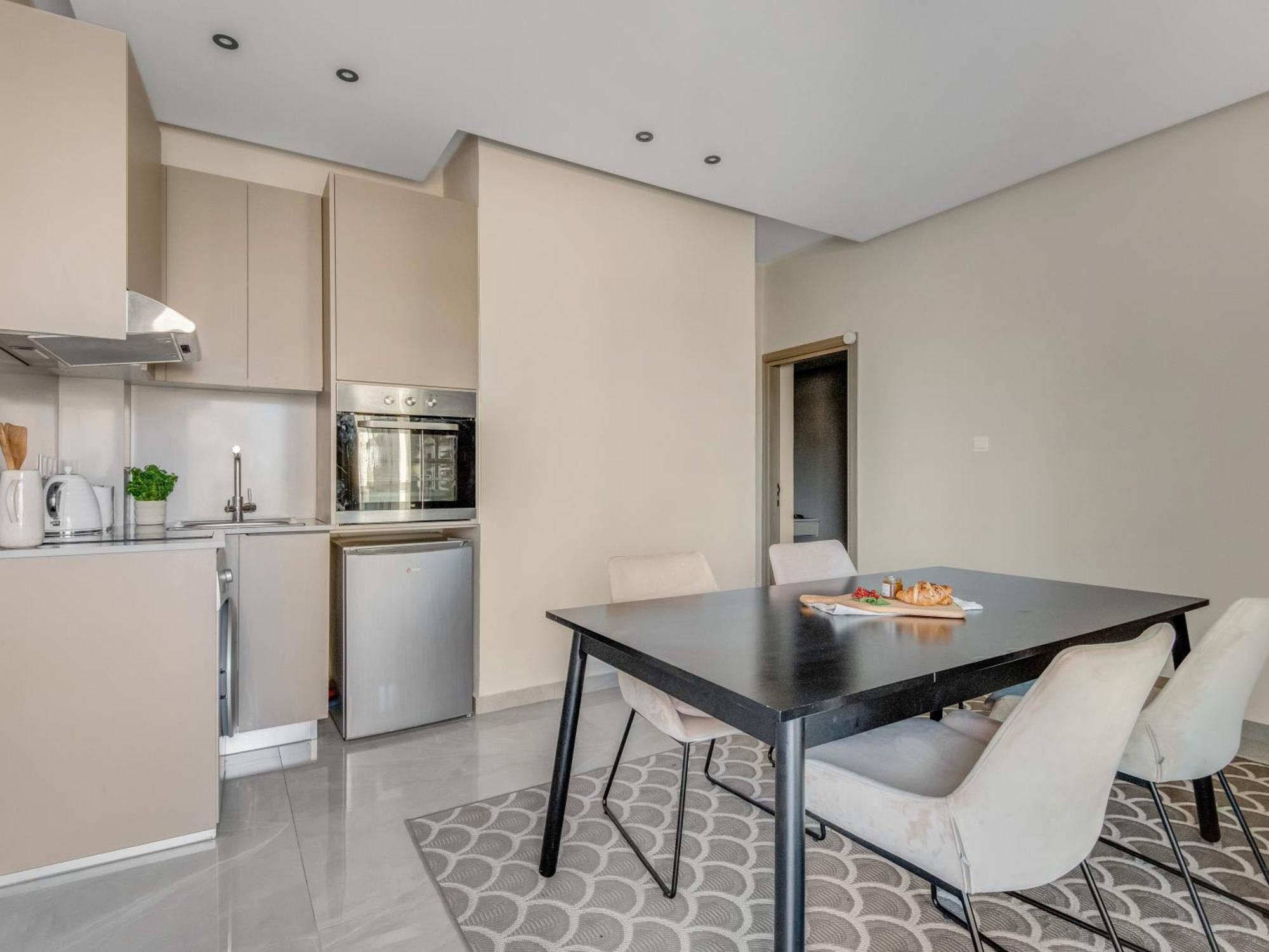 Sanders Crystal Larnaca Luaran gambar