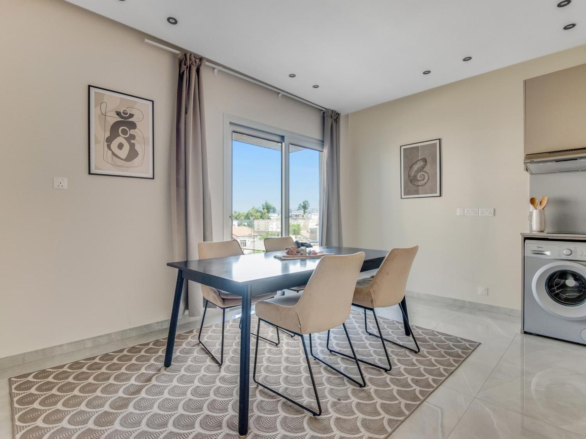 Sanders Crystal Larnaca Luaran gambar