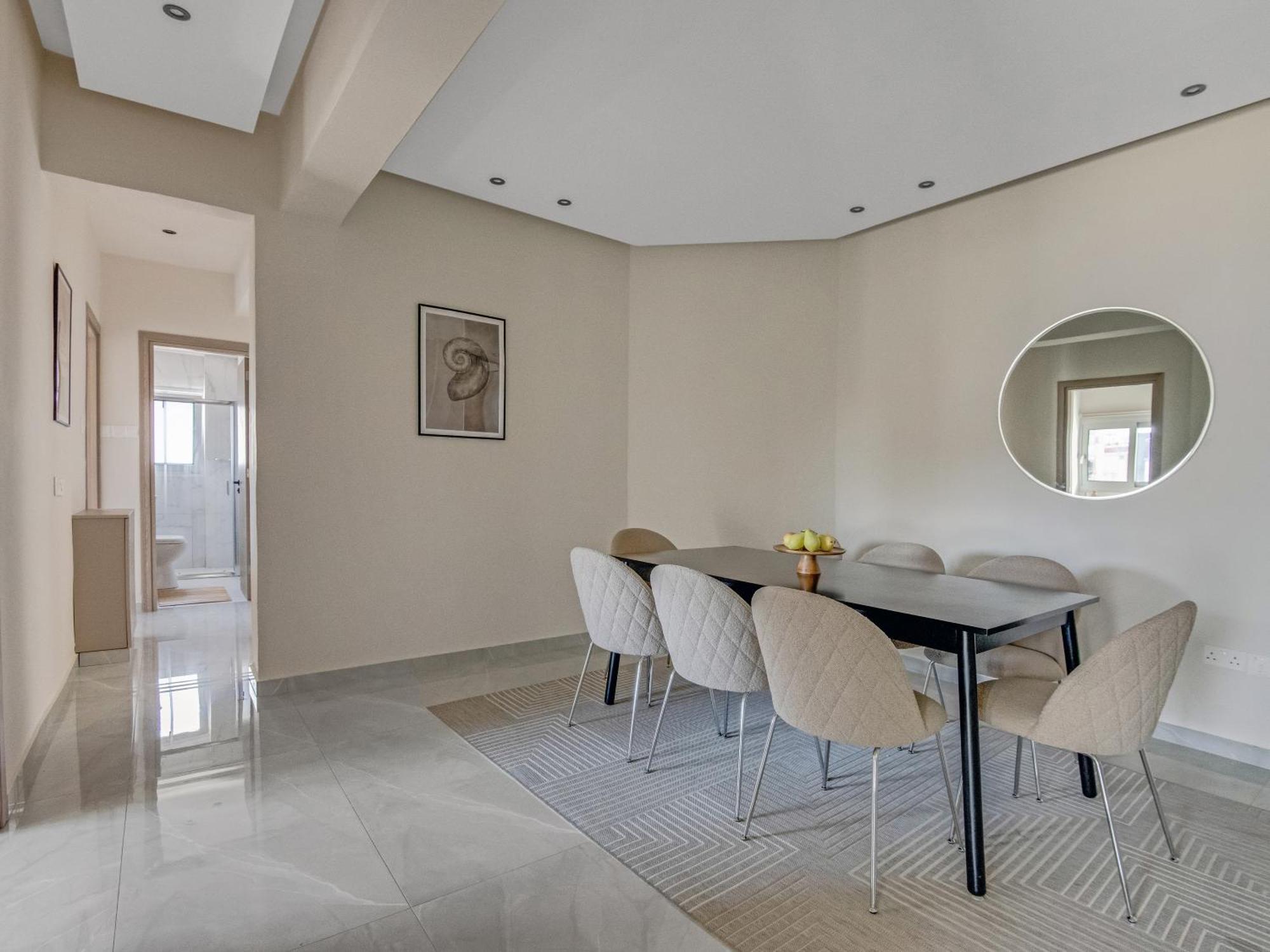 Sanders Crystal Larnaca Luaran gambar
