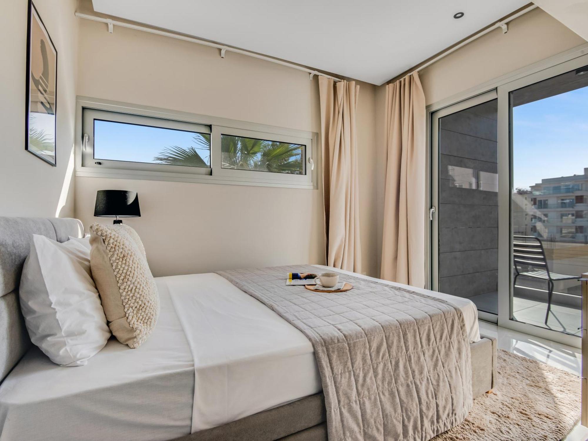 Sanders Crystal Larnaca Luaran gambar